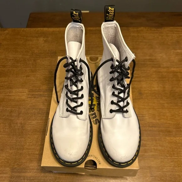 Dr. Martens 1460 White Leather Boots with Black Laces Size W9 - Picture 3 of 12